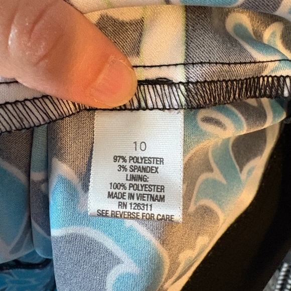 Red Patterned Dress - Picture 4 of 4